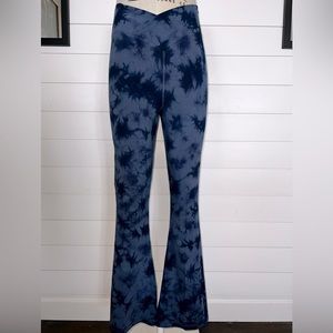 Tie dye VS Pink yoga pants in size medium